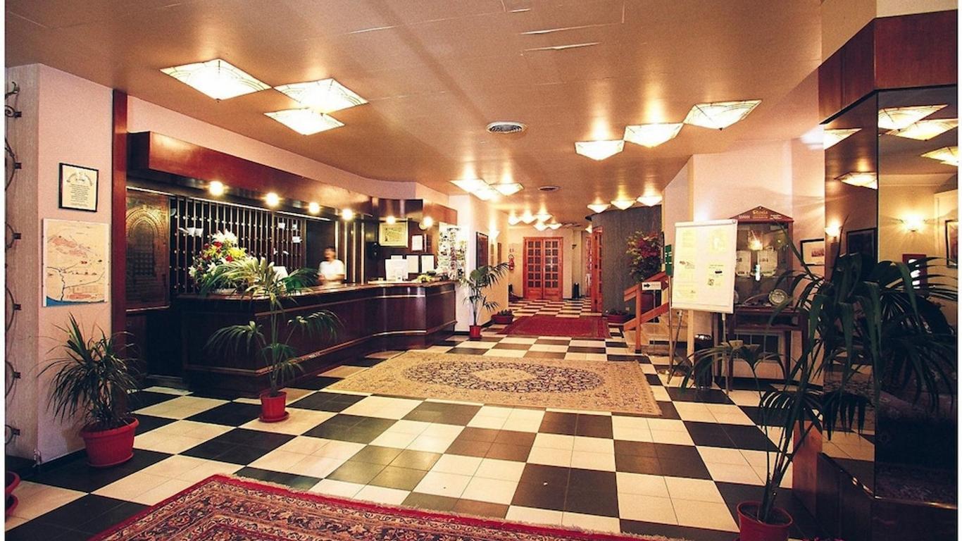 特雷托丽酒店