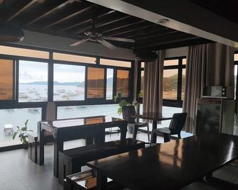 难忘之地旅馆 - 爱妮岛 - 餐厅