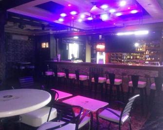 伊甸棕榈度假村 - 蒙巴萨 - 酒吧