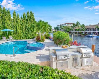 One-Bedroom Suite Heated Pool Dock Access Quiet Neighborhood Saltaire Two Resldences - 劳德代尔堡 - 游泳池