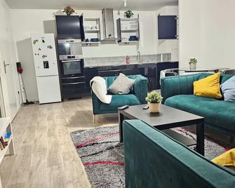 Nice business apartment Paris - 楠泰尔 - 客厅