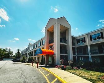 哥伦布/近俄亥俄州立大学 - 温德姆贝蒙特套房酒店 - 哥伦布 - 建筑