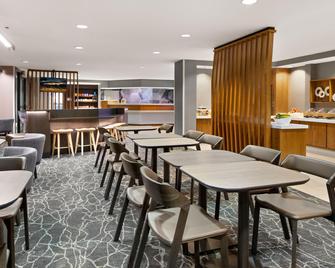 斯普里赫尔套房酒店－奥斯汀罗德罗克 - 圆石城 - 餐馆