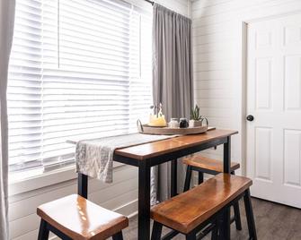 Quaint Carriage House - Minutes from Senoia and Trilith Studios. - 布鲁克斯 - 餐厅