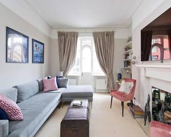 Stylish London Getaway in the Heart of the City - 伦敦 - 客厅