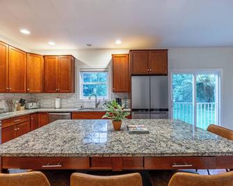 Elegant 6br Retreat; Neardc With Gym&outdoorspace\n\n - Annandale - 厨房