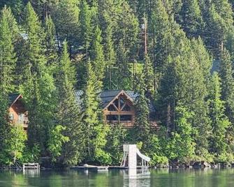 Christy's Cottage, Waterfront w/Slide & Ice Shanty - 卡利斯佩尔 - 户外景观