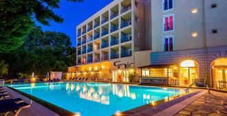 海里尼斯酒店 - 卡诺尼 - 游泳池