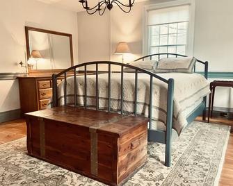 Reuben Dimond House, Renovated Historic Farmhouse in the Capital, Concord, NH. - 康科德 - 睡房