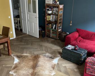Altbau, 80qm, Schwabing West, Top! - 施塔恩贝格 - 客厅