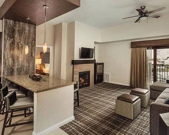 Upscale resort condo with Ski In/Ski Out Gondola. Beautiful 2 bedroom sleeps 8 - 帕克城 - 客厅