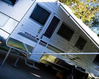 Strayleaves Caravan Park - 谢珀顿 - 建筑