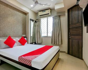 Hotel O Nishita Residency-Moca - 孟买 - 睡房