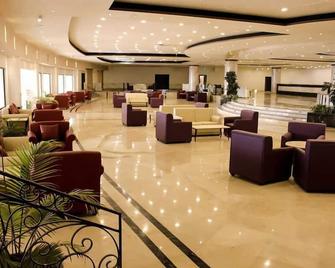 格蘭德東方水療酒店度假村 - 斯威梅 - 大厅