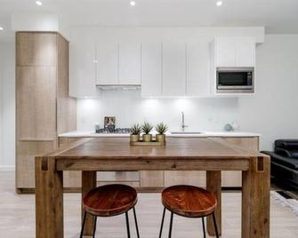 Sub Penthouse 1 bdrm and Flex room - 温哥华 - 厨房