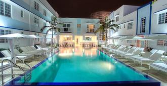 佩斯塔纳南滩酒店 - 迈阿密海滩 - 游泳池