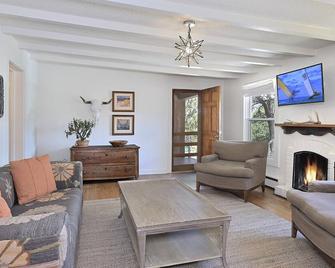 Tesuque Outpost Casita E Best views in Santa Fe - 圣达菲 - 客厅