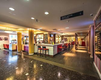 塔林梅丽顿雷迪森丽柏会议Spa酒店 - 塔林 - 酒吧