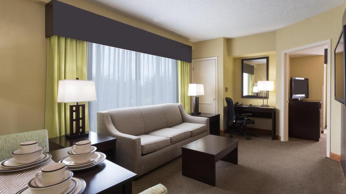 新坦帕 I-75 智选假日套房酒店 - IHG 旗下酒店