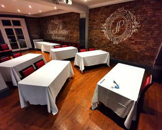 哈顿科纳别墅酒店 - 汤顿 - 餐馆