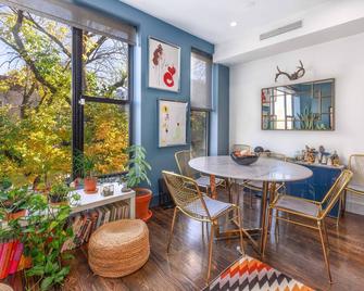 Sunny Boho Chic Duplex in Trendy Bushwick - 布鲁克林 - 餐厅