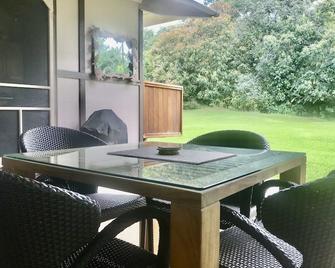 Special quiet, romantic, cozy home in a special place, Heavenly Hana. Lucky you! - 哈纳（茂宜县） - 露台
