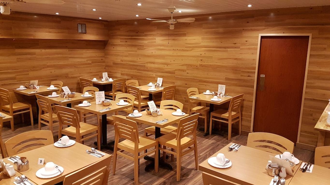 汉普顿宫酒店 - 城市