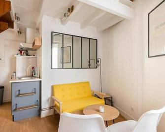 Appartement T2- Indus' Appart'/ Wifi / Parking - 昂古莱姆 - 客厅