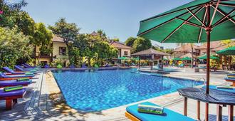 巴厘岛日萨塔度假村 - 库塔 - 游泳池
