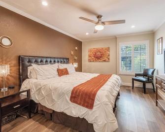 3/2 condo Walking Distance to Downtown Palm Springs - Ramon Estados Retreat - 棕榈泉 - 睡房