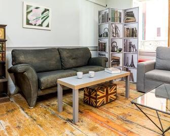Pentofanaro Central Studio - Corfu Cozy Getaway - 科孚 - 客厅