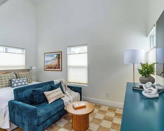 Swanky Studio in Vibrant Hillcrest - 圣地亚哥 - 客厅