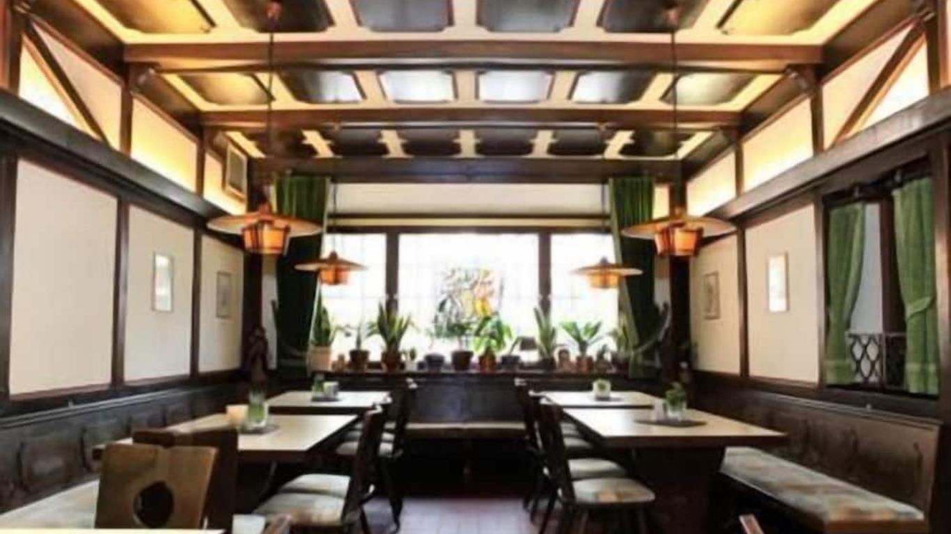 维恩豪斯格列伯餐厅酒店