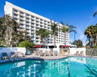 洛杉矶lax6号汽车旅馆 - 英格尔伍德 - 游泳池
