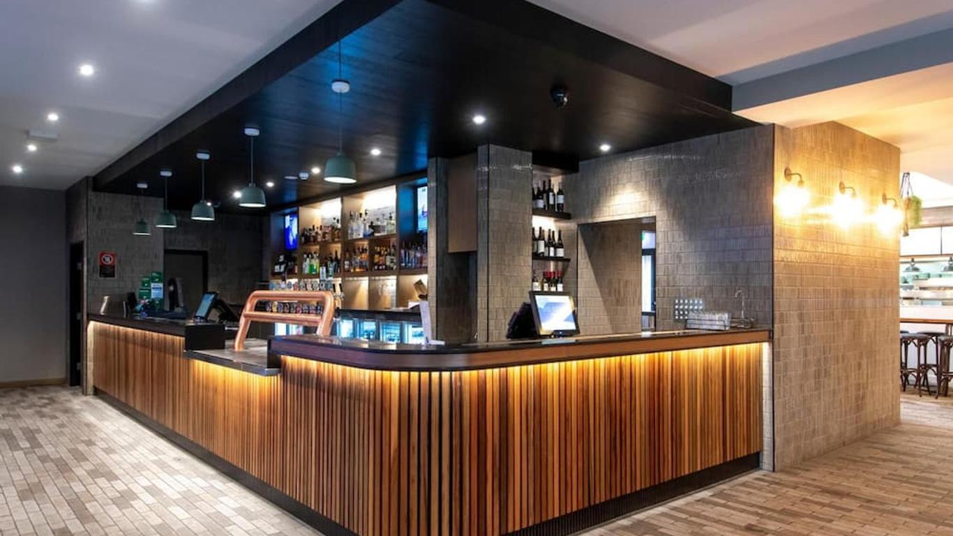 杰斯蒙丹尼酒店