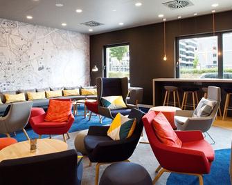 智选假日酒店 杜塞尔多夫机场 IHG - 杜塞尔多夫 - 休息厅