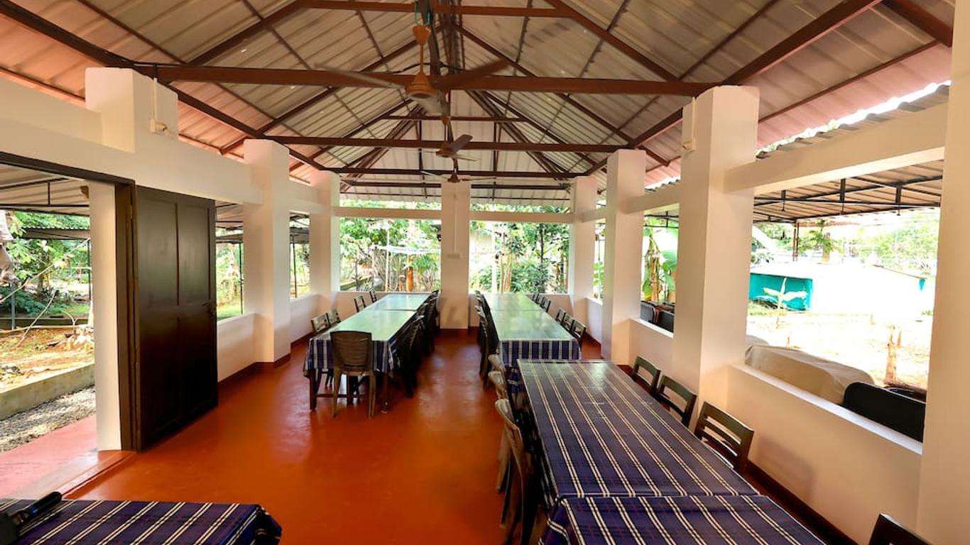 伊力卡拉姆湖滨小屋度假村