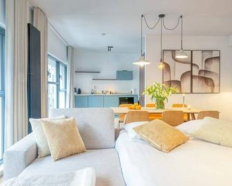 2-BR Haven in Antwerp - 安特卫普 - 客厅