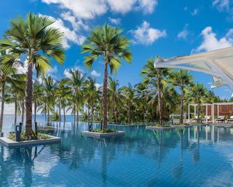 水晶沙海滩度假酒店 - 长滩岛 - 游泳池