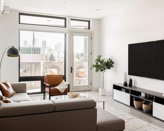 Brand New Condo - Walk to Empower Stadium - Tesoro - 丹佛 - 客厅