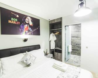 Nginap Hotel - 梳邦再也 - 睡房