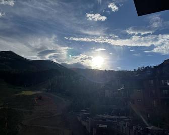 Breckenridge Grand Lodge Resort on Peak 7 - Spring Skiing/Snowboarding Vacay - 布雷肯里奇 - 户外景观