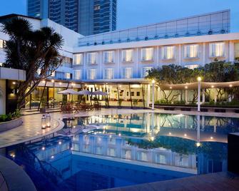 卡芒大飯店 - 雅加达 - 游泳池