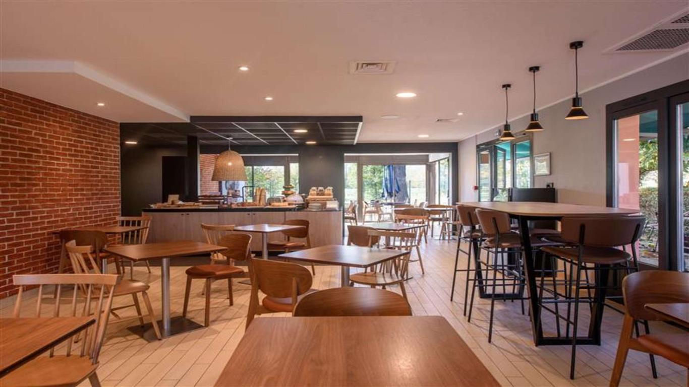 西贝桑松尚图法瑞钟楼酒店