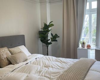 Cozy and spacious1 fully furnished bedroom in the Heart of San Francisco. - 旧金山 - 睡房