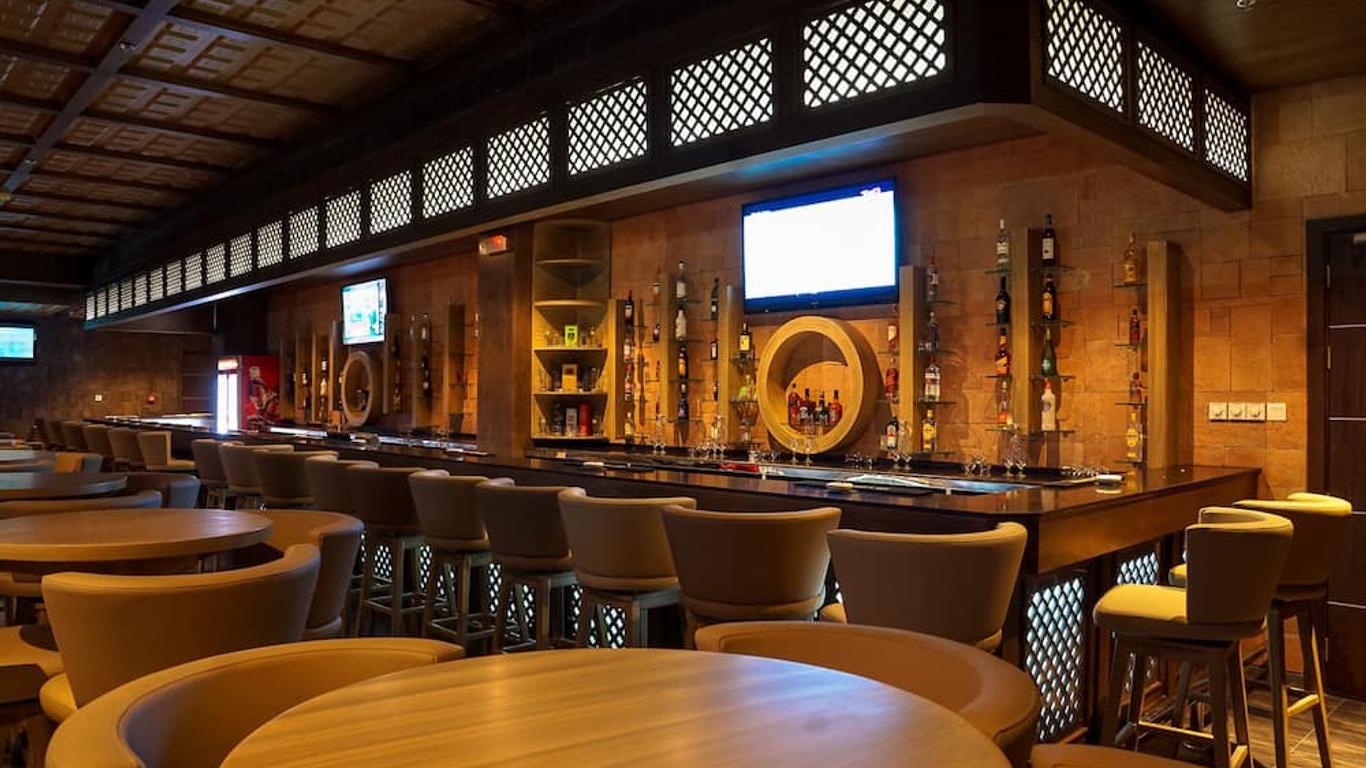 阿尔曼朱菲尔商场酒店