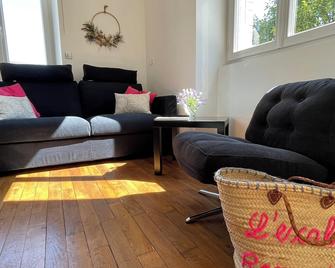 Maisonette in the heart of Rennes: week, month (nights in last minutes) - 雷恩 - 客厅
