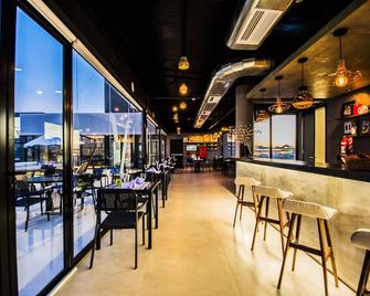 五号酒店 - 亚松森 - 酒吧