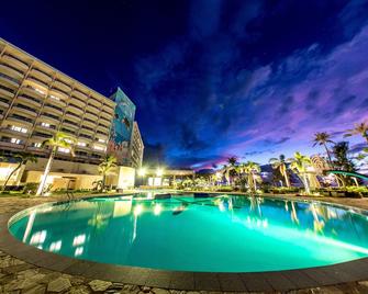 塞班世界酒店 - Garapan - 游泳池