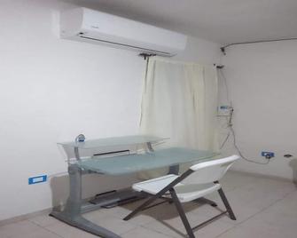 K Room Habitacion Privada - 蒙特雷 - 餐厅